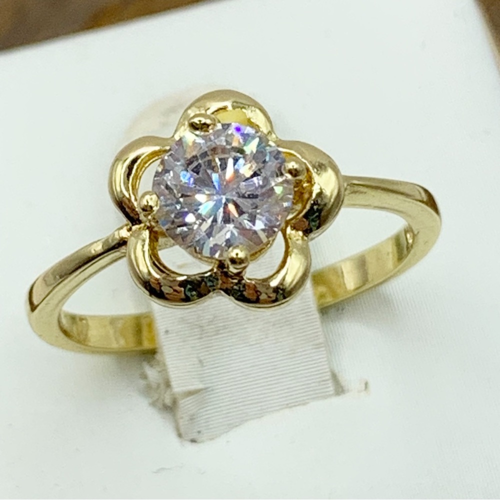 NEW gold plated sparkling flower solitaire cocktail ring sz 7